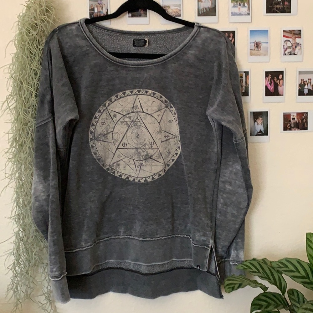 Graphic Star Print Pullover ⭐️